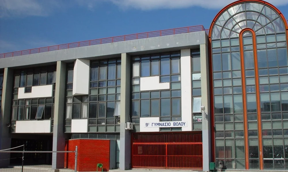 Άγνωστοι προσπάθησαν να κάψουν σχολείο στον Βόλο-Πάνω από 3.000 ευρώ οι ζημιές